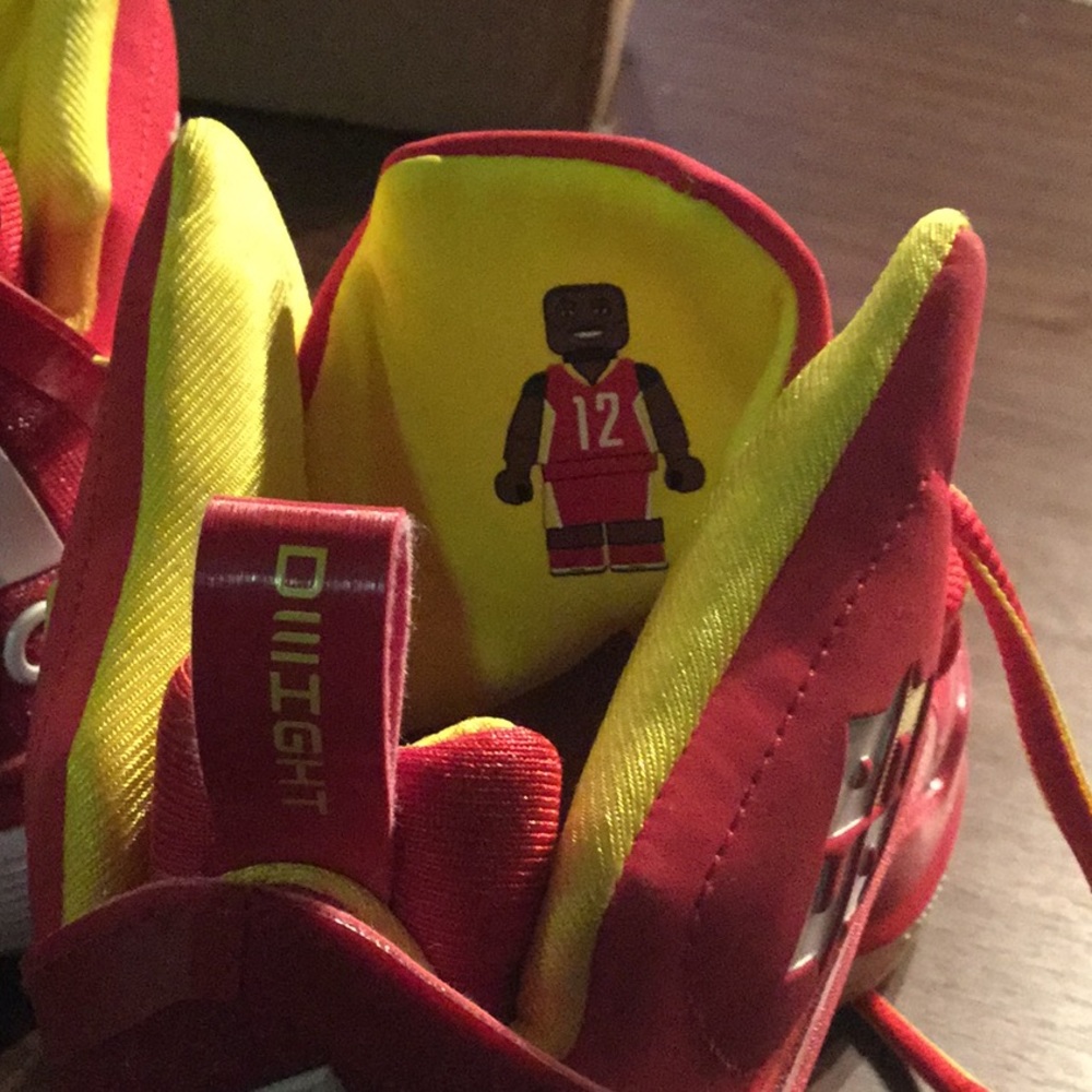 Adidas basketball shoes size 7 1/2